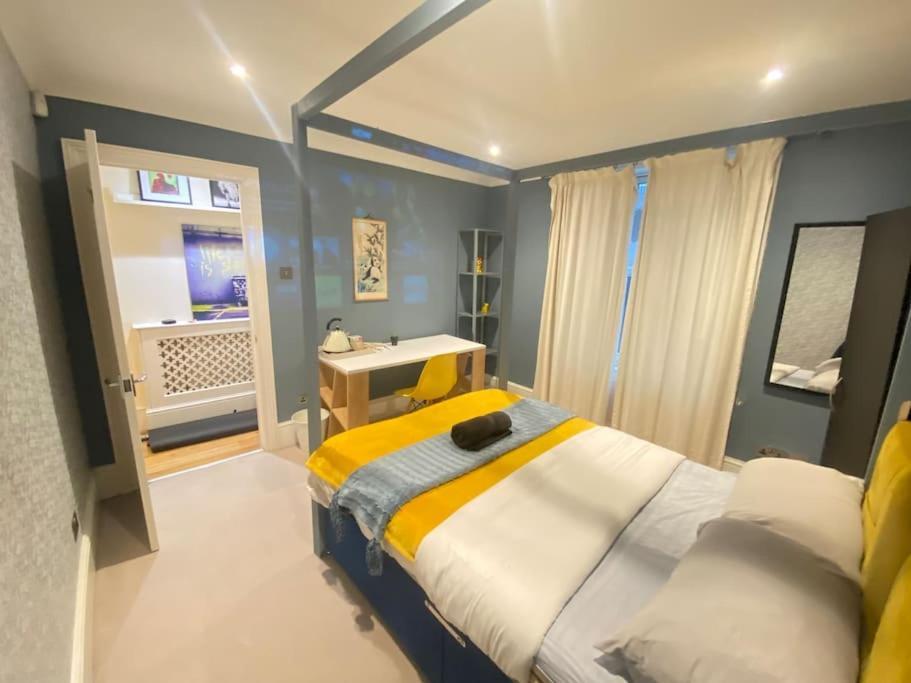 3bed 2bath Poplar Townhouse London